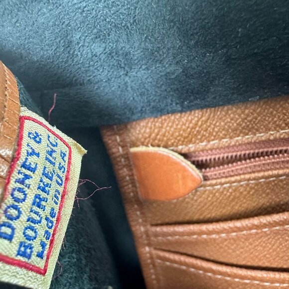 Vintage Dooney & Bourke All-Weather Leather Crossbody Bag Classic - Picture 8 of 14